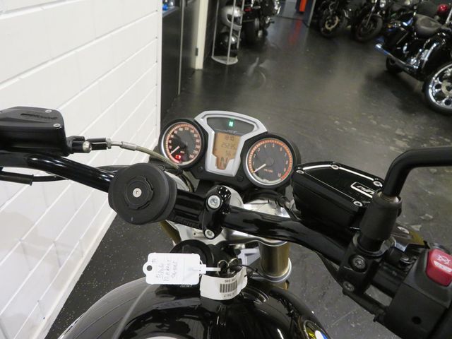 bmw - r-nine-t