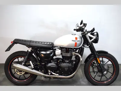 TRIUMPH STREET TWIN – foto 3