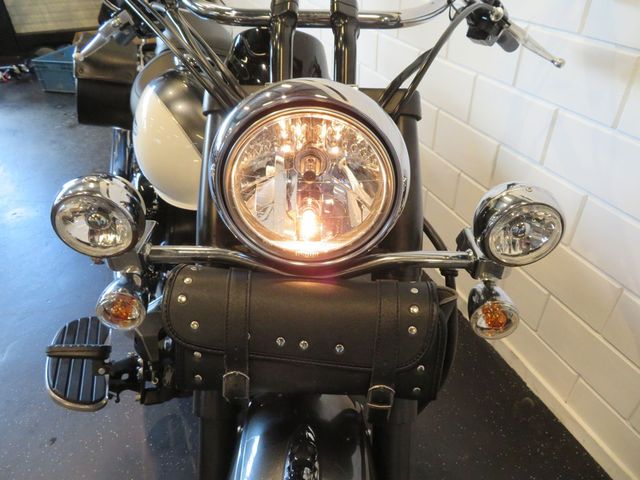 kawasaki - vn-900-classic-se