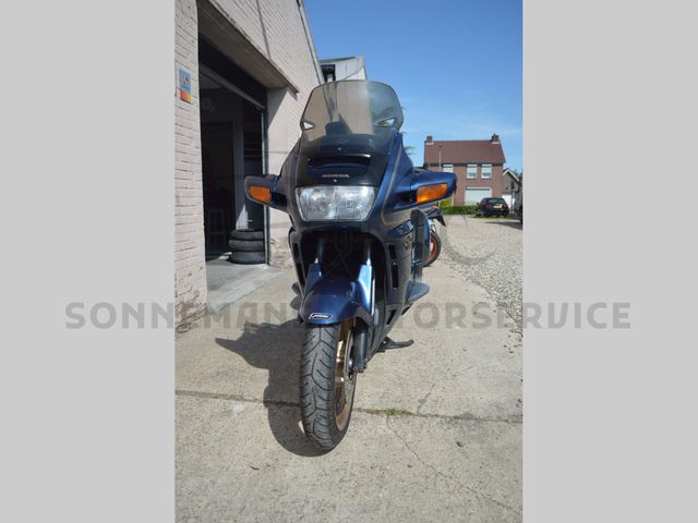 honda - st-1100-pan-european