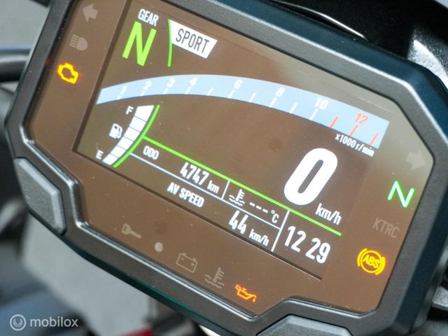 kawasaki - z900