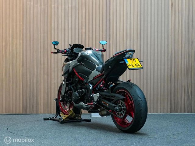 kawasaki - z900