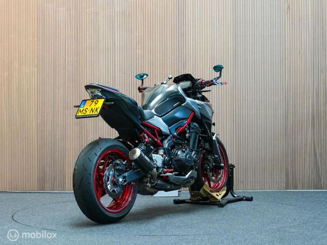 kawasaki - z900