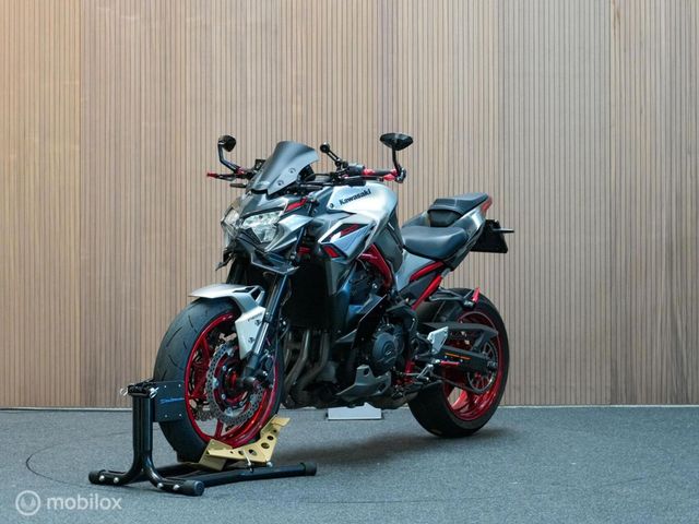 kawasaki - z900