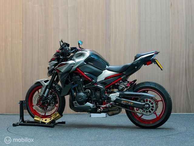 kawasaki - z900