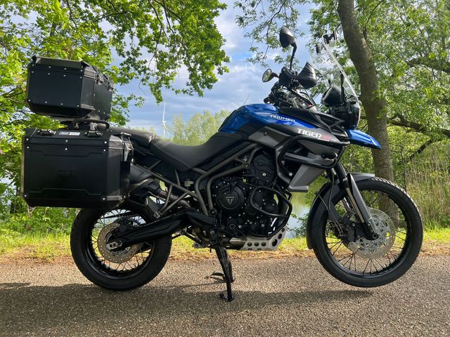 triumph - tiger-800-xcx