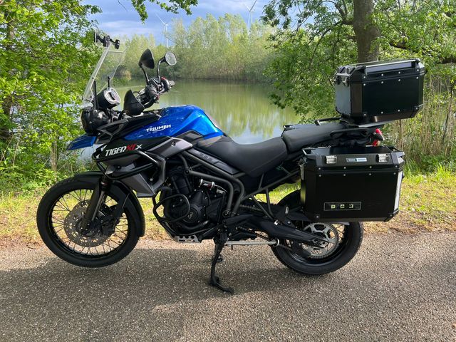 triumph - tiger-800-xcx
