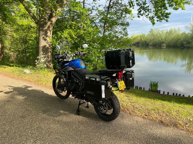 triumph - tiger-800-xcx