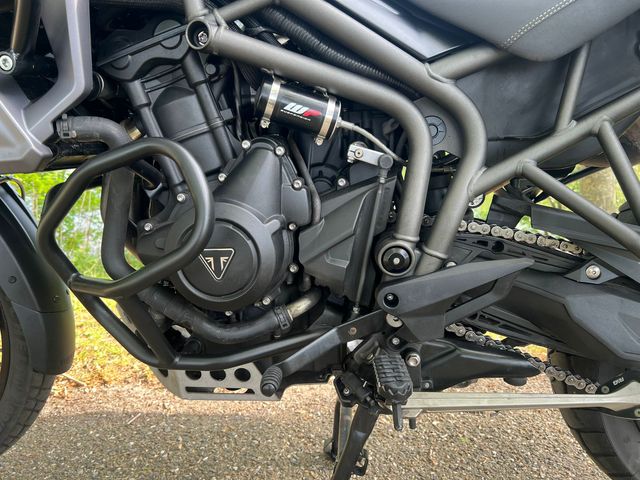 triumph - tiger-800-xcx