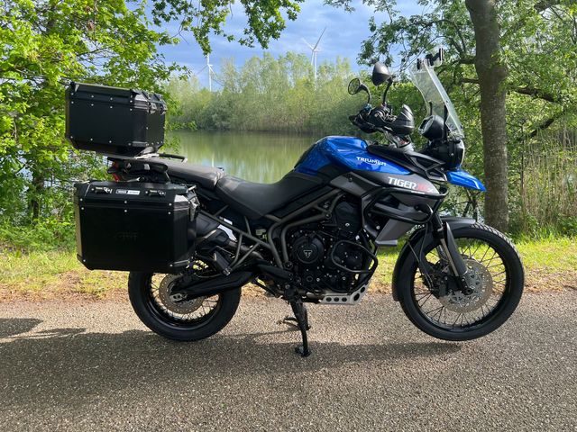 triumph - tiger-800-xcx