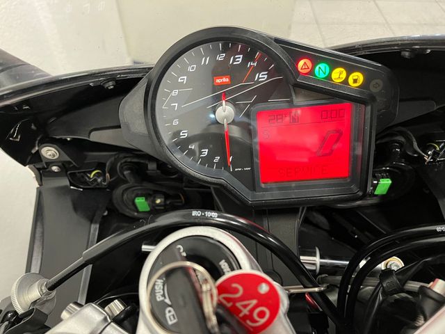 aprilia - rsv-4-r