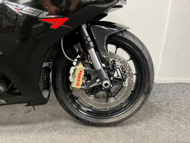 aprilia - rsv-4-r