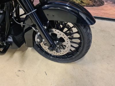 HARLEY-DAVIDSON ROAD KING SPECIAL FLHRXS – foto 4