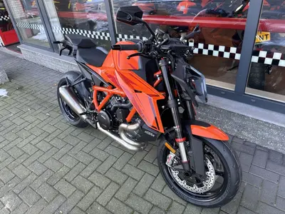 KTM 1390 SUPER DUKE R – foto 2