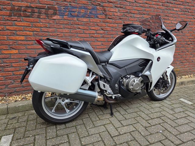 honda - vfr-1200-f-c-abs-dct