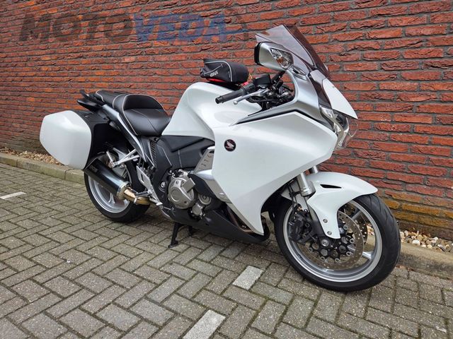honda - vfr-1200-f-c-abs-dct
