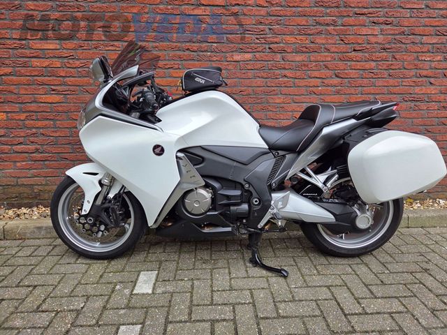 honda - vfr-1200-f-c-abs-dct