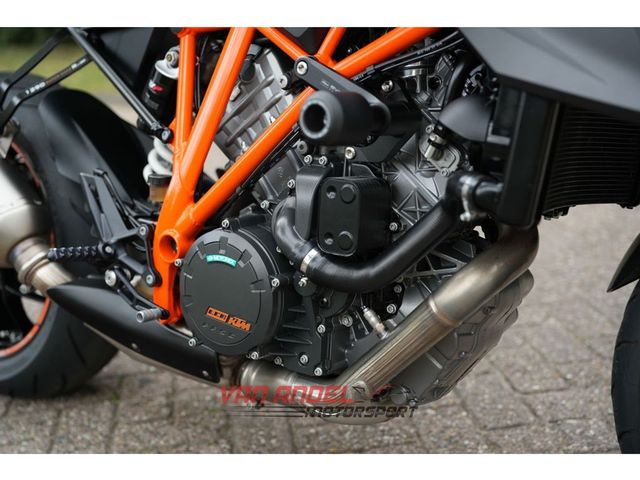 ktm - 1290-super-duke-r
