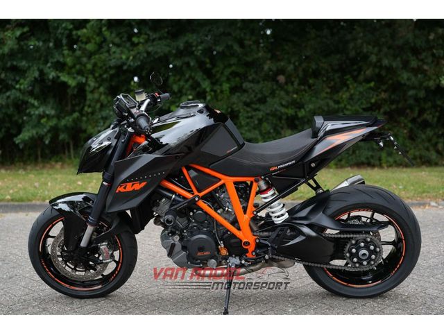 ktm - 1290-super-duke-r