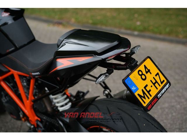 ktm - 1290-super-duke-r