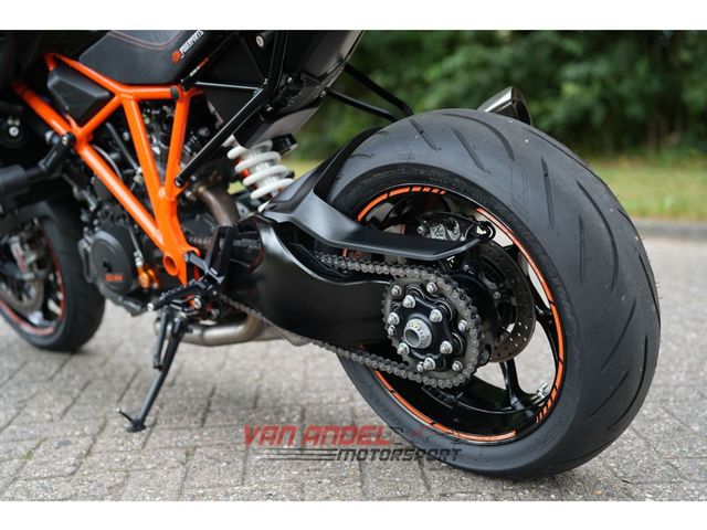 ktm - 1290-super-duke-r