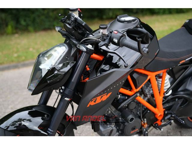 ktm - 1290-super-duke-r