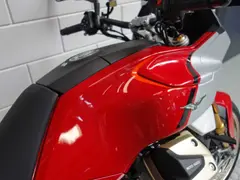 Moto Guzzi V100 Mandello S 2026 nieuw – foto 4 van 11