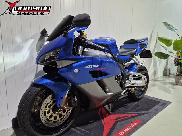 honda - cbr-1000-rr-fireblade