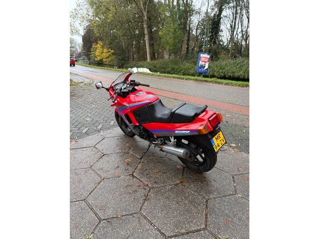 kawasaki - gpx-600-r