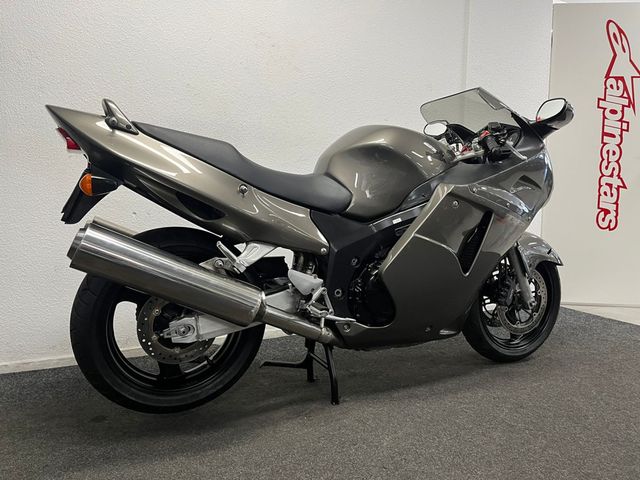 honda - cbr-1100--xx-super-blackbird