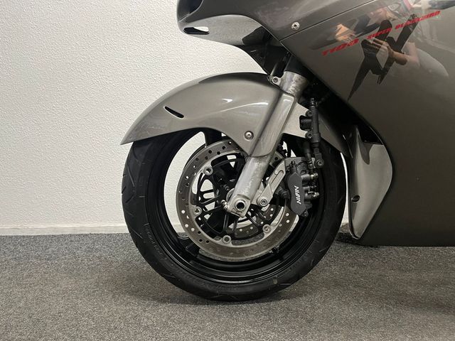 honda - cbr-1100--xx-super-blackbird