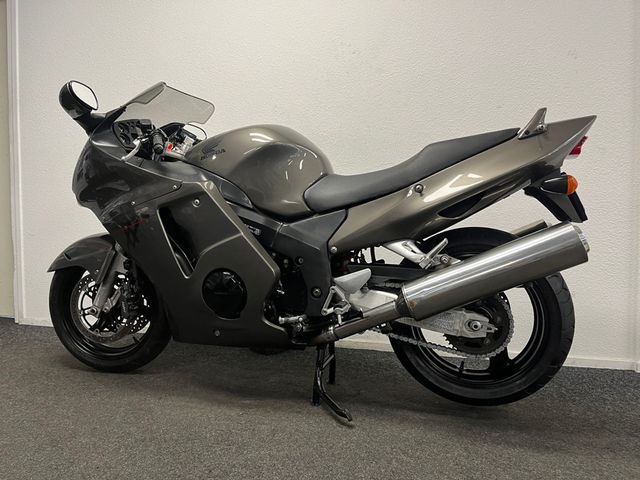 honda - cbr-1100--xx-super-blackbird