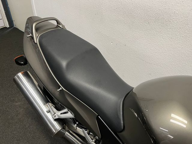 honda - cbr-1100--xx-super-blackbird