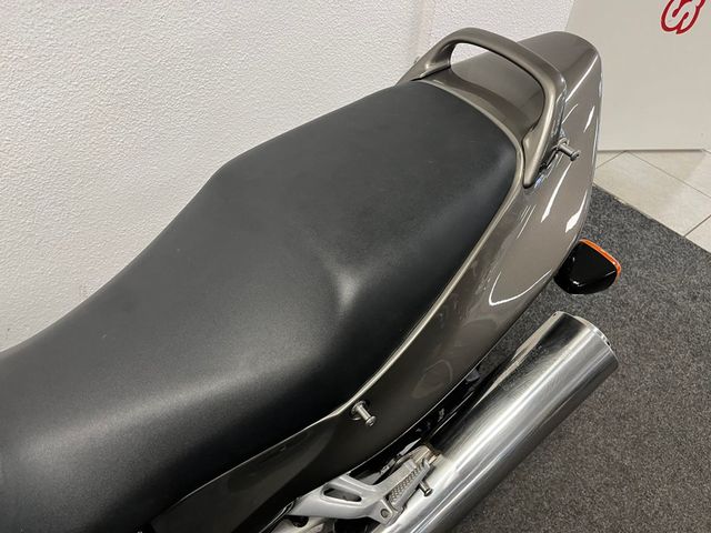 honda - cbr-1100--xx-super-blackbird