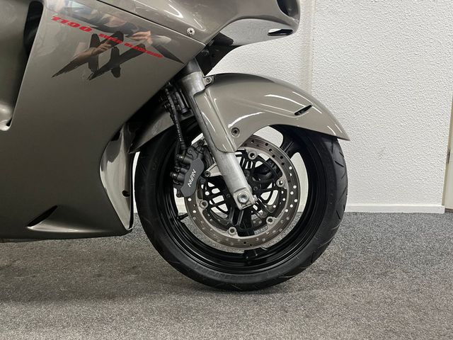 honda - cbr-1100--xx-super-blackbird