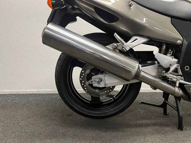 honda - cbr-1100--xx-super-blackbird