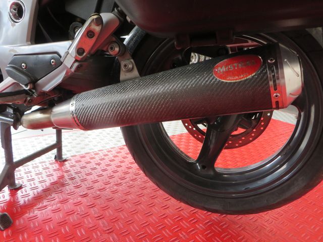 moto-guzzi - breva-1100