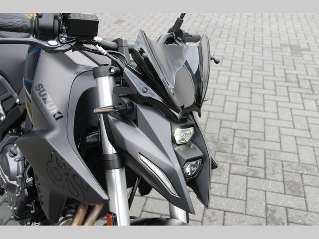 suzuki - gsx-8s