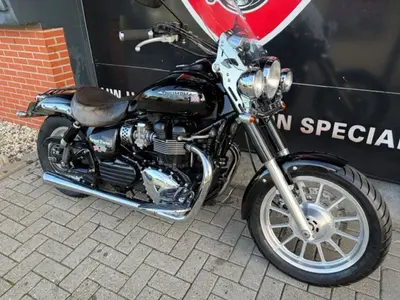 TRIUMPH SPEEDMASTER – foto 2