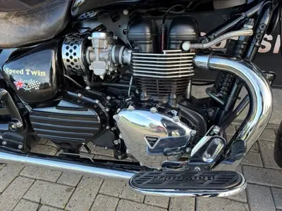 TRIUMPH SPEEDMASTER – foto 4