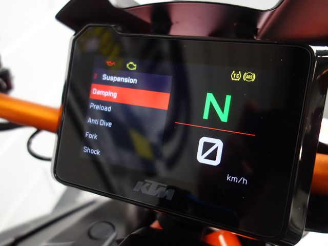 ktm - 1290-super-duke-r-evo