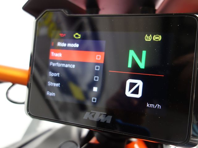 ktm - 1290-super-duke-r-evo