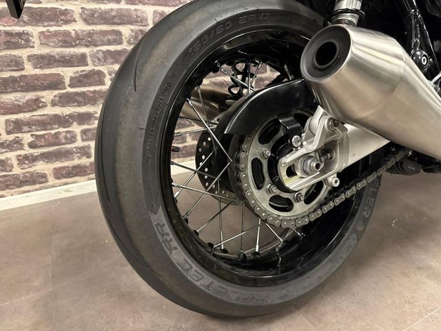 triumph - thruxton-rs