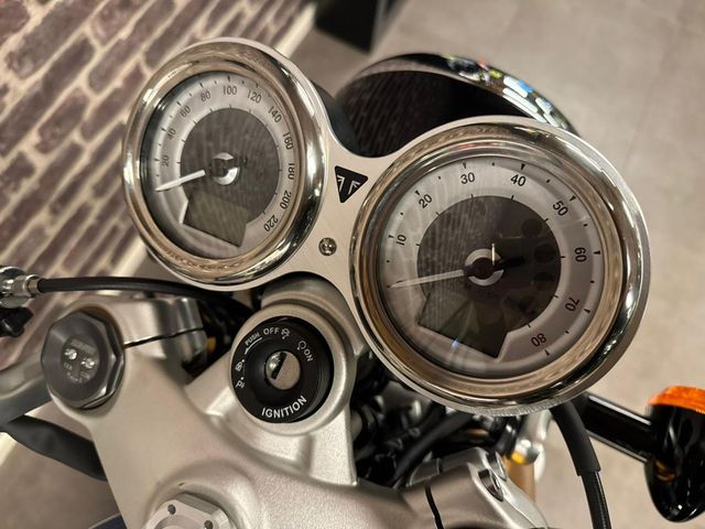 triumph - thruxton-rs