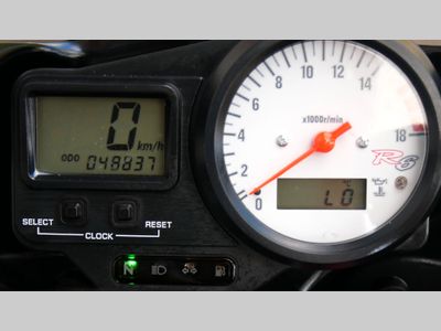 YAMAHA YZF R6 – foto 4