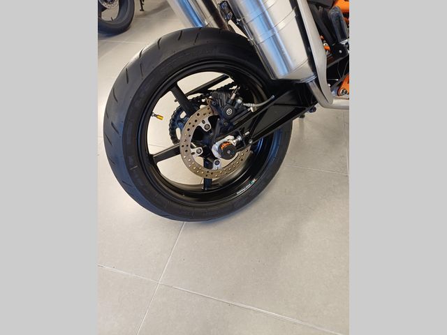 ktm - 690-supermoto-r