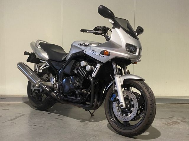 yamaha - fzs-600-fazer