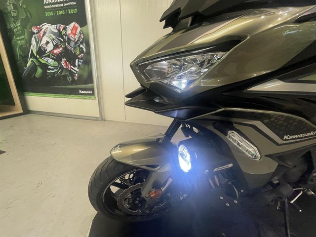 kawasaki - versys-650-grand-tourer