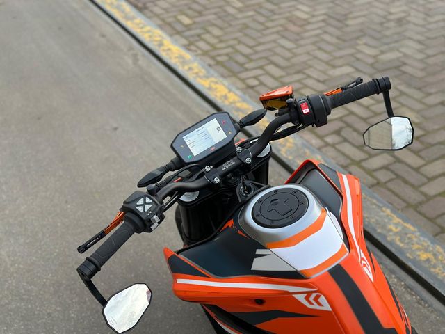 ktm - 790-duke