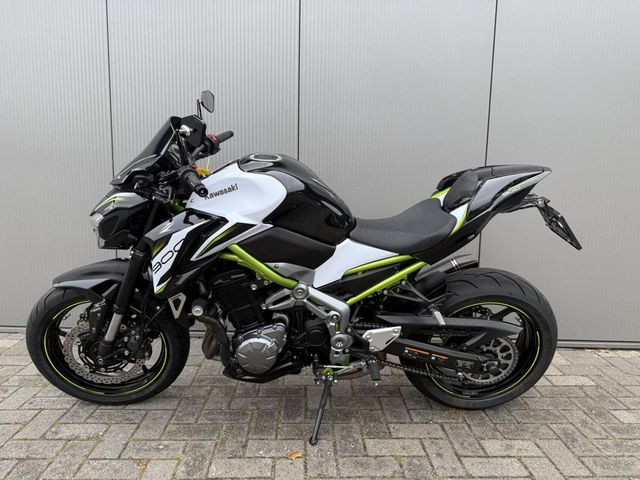 kawasaki - z900